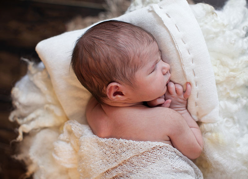 Newborn Baby Fotoshooting Feuchtwangen Fotograf Dentlein